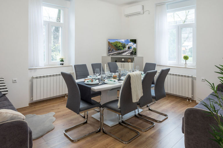 Others 4, Bright 2BDR Apt near Main Bus Station-FREE PARKING, Zagreb