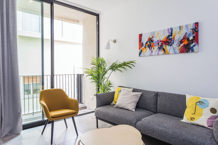 Others 5, Modern Apartment Walking from the beach