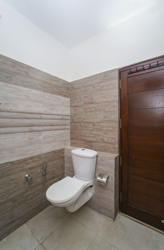Bathroom 3, Kamlia 3 BHK Villa By Dumnu Homes, Solan