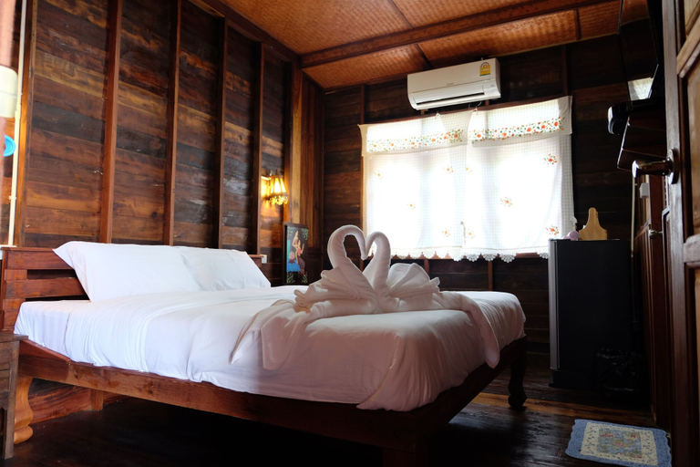 Bedroom 2, Baan Kun Tuad Ko Si Chang, Koh Si Chang