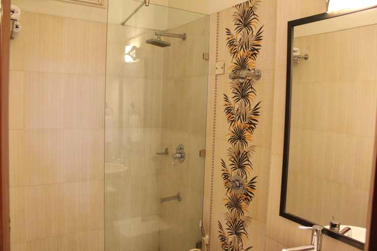 Bathroom 3, Hotel Comfort Zone Greater Kailash, Delhi