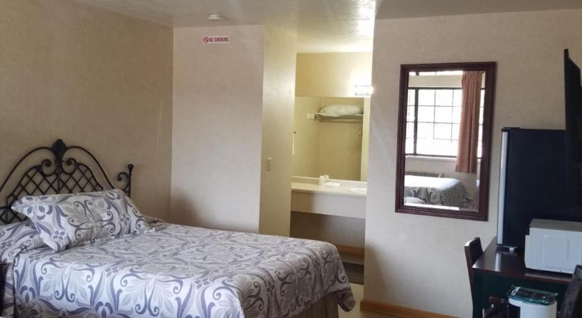 Bedroom 4, Butch Cassidy's Hideout, Piute