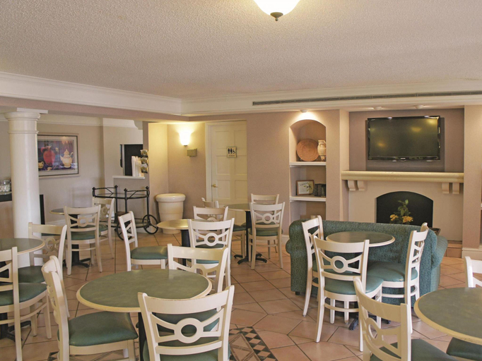 Food & Drinks 5, La Quinta Inn by Wyndham Farmington, San Juan
