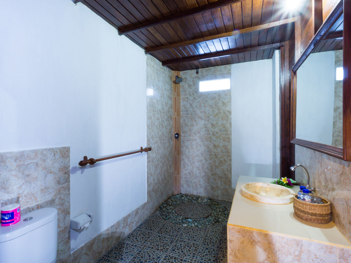 Bathroom 4, Songlambung Beach Huts, Klungkung