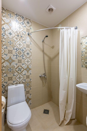 Bathroom 2, Kvart-Apart Serebryanka, Pushkinskiy rayon