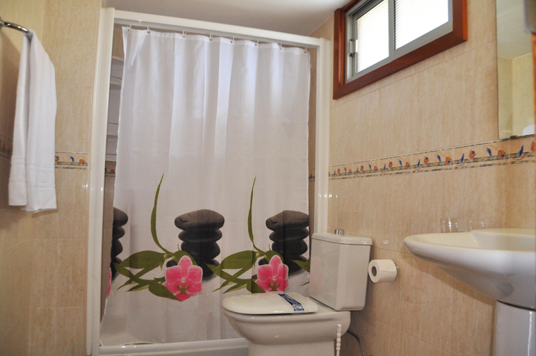 Bathroom 3, Las Camelias, Las Palmas