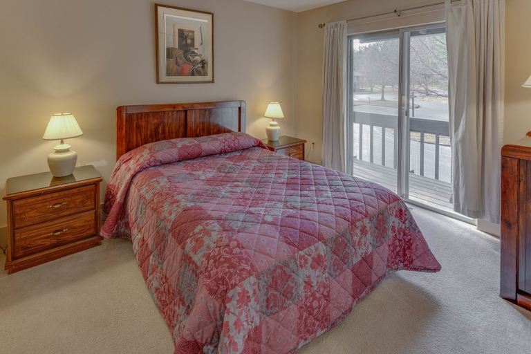 Bedroom 3, Stony Court at Bryce Mountain by Coolvacay, Shenandoah