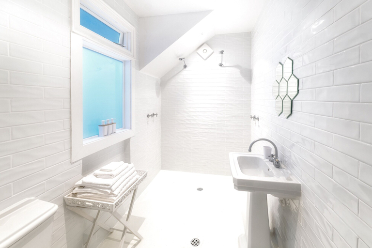 Bathroom 4, Tranquilo Beach House, Coffs Harbour - Pt B