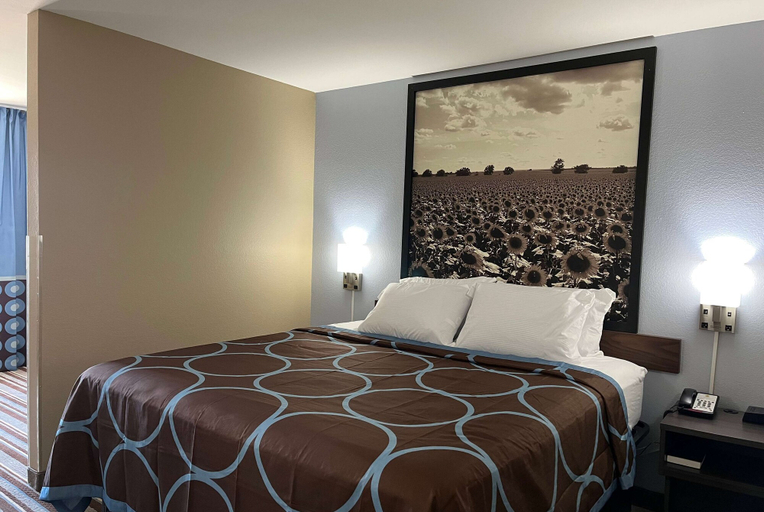 Bedroom 3, Super 8 by Wyndham Independence KS, Montgomery