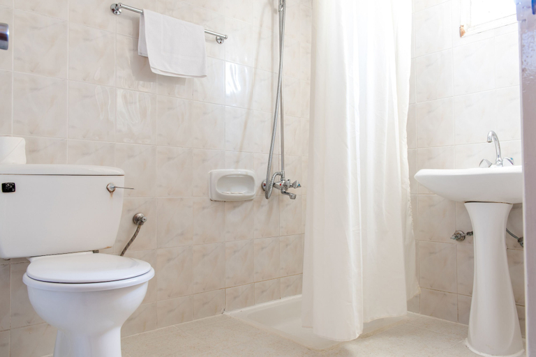 Bathroom, Kings Hotel