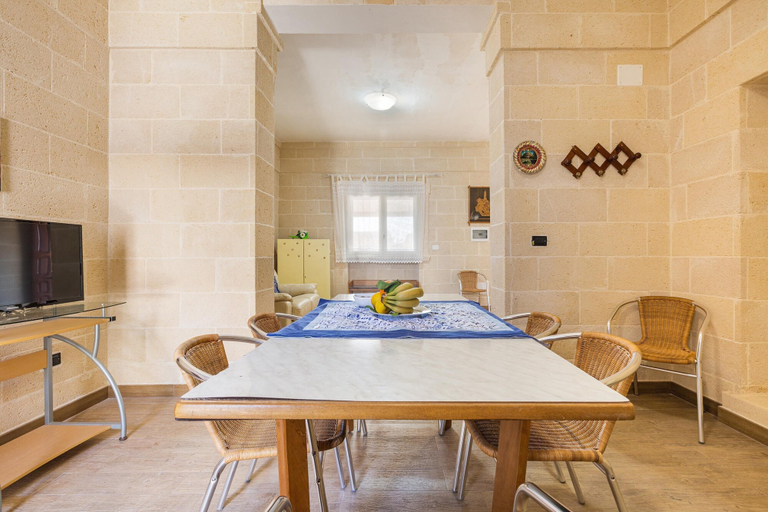 Dining room 4, 2775 Casa Biancomare by Barbarhouse, Taranto