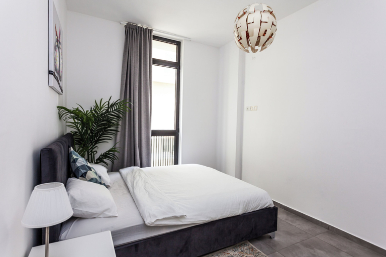 Bedroom 2, Modern Apartment Walking from the beach