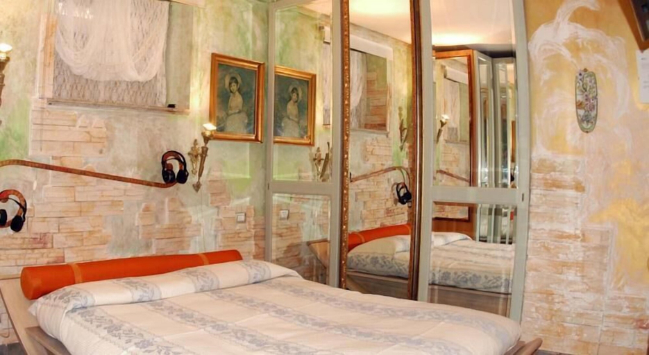 Bedroom 2, Hospitales del Pellegrino Trastevere, Roma
