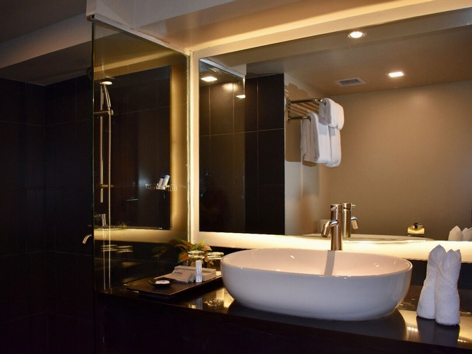 Bathroom 7
