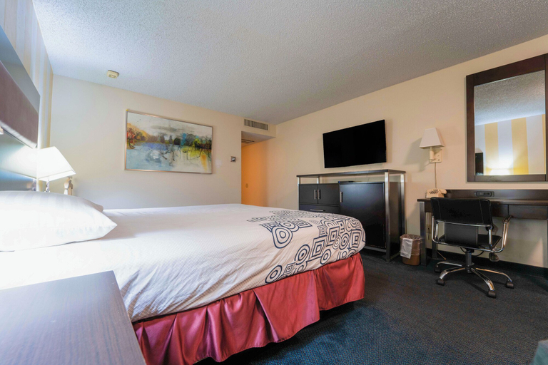 Bedroom 4, Royal Plaza Inn Indio, Riverside