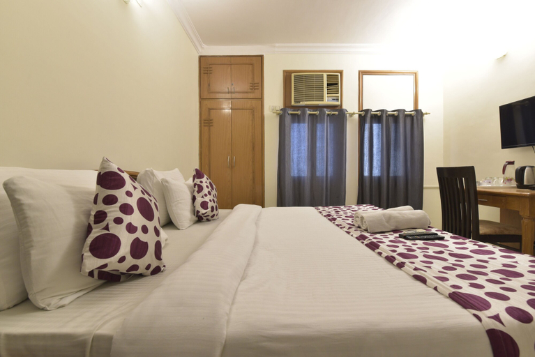 Bedroom 3, Hotel Airport Plaza, Ahmadabad