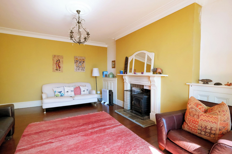 Bedroom 2, The Retreat - 5 Bedroom House - Horton, Swansea