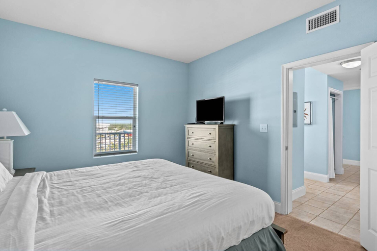 Bedroom 3, Laketown Wharf 910, Bay