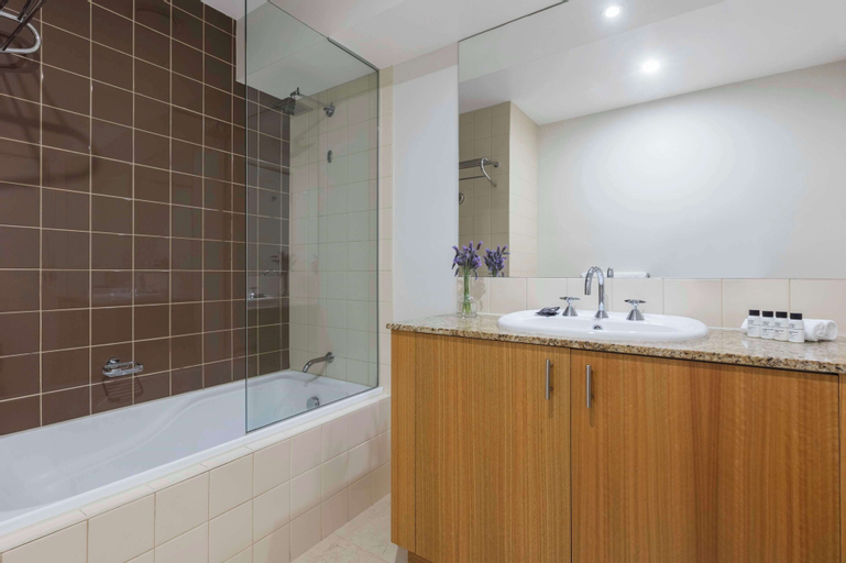Bathroom 7