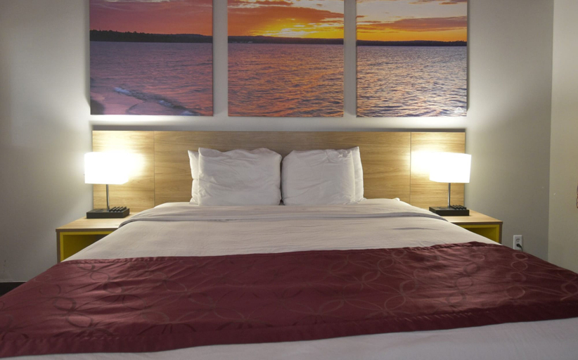 Bedroom 3, Days Inn by Wyndham West Allis/Milwaukee, Milwaukee