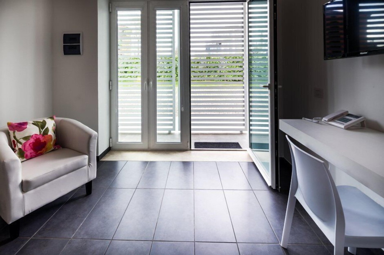 Others 4, Residence Peloni, Arezzo
