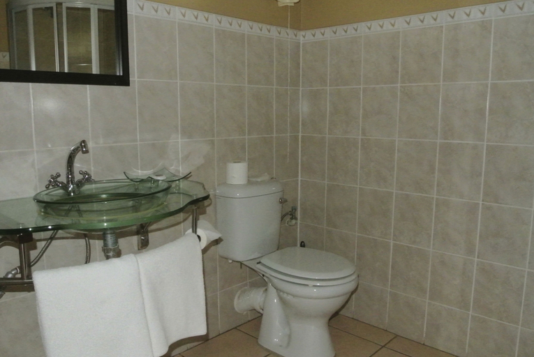 Bathroom 3, Emafini Country Lodge, Mbabane West