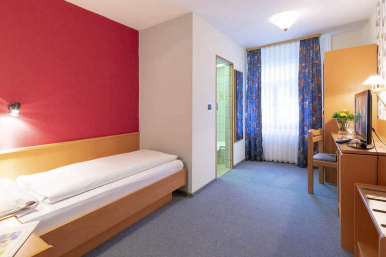 Bedroom 2, Hotel Café Lieb, Bamberg