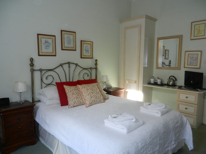 Bedroom 2, Brocks Guest House, Bath and North East Somerset