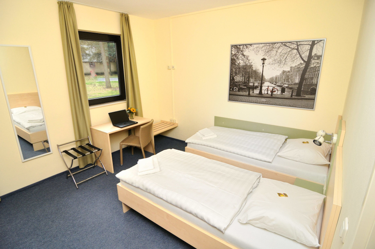 Bedroom 4, Best Deal Airporthotel Weeze, Kleve