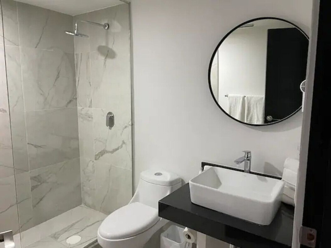 Bathroom 4, Pent House Masaryk 17, Mexico City