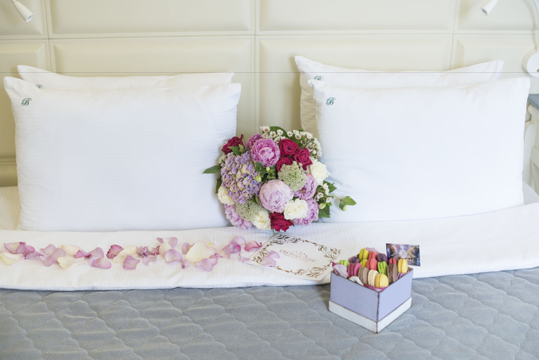 Bedroom 3, Blues Hotel, Western