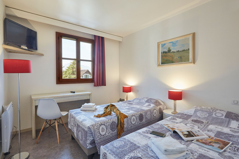 Bedroom 3, Cit’Hôtel Le National, Haute-Savoie