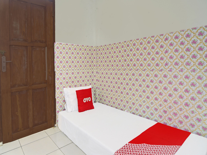 Bedroom 1, SPOT ON 91799 Sosonopan Homestay, Manado
