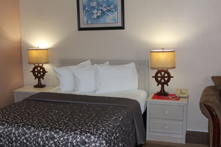 Bedroom 2, The Floridian Inn, Pinellas