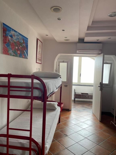 Bedroom 5, Hostel Brikette, Salerno