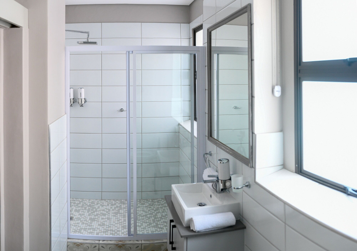 Bathroom 4, Next To Apartment Hotel, City of Tshwane