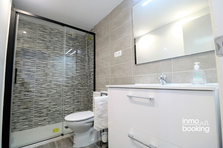 Bathroom 3, InmoBooking Pins II, Climatizado, 120m de la playa, Tarragona