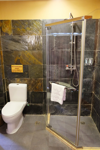 Bathroom 3, Moondance Hotel, Guilin