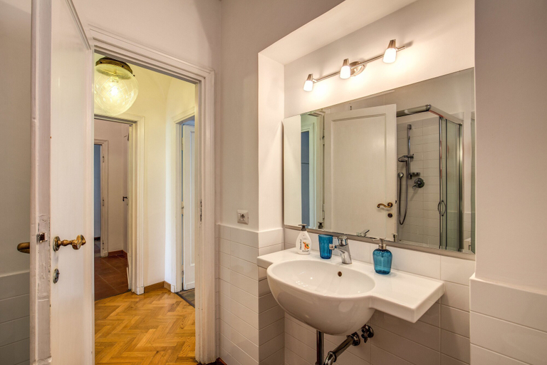 Bathroom 4, Giulia 2BDR, Rome