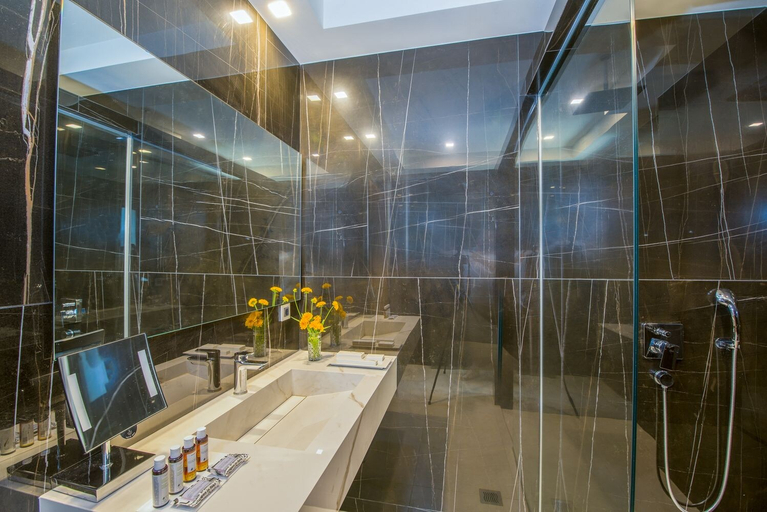Bathroom 4, Villa Aloni, Crete
