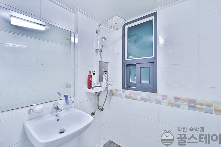 Bathroom 3, The Apple Hotel, Haeundae