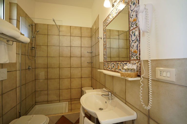 Bathroom 5, Nicolaus Club Gabbiano, Taranto