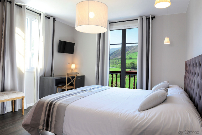 Bedroom 2, Maison Bonnet Itxassou, Pyrénées-Atlantiques