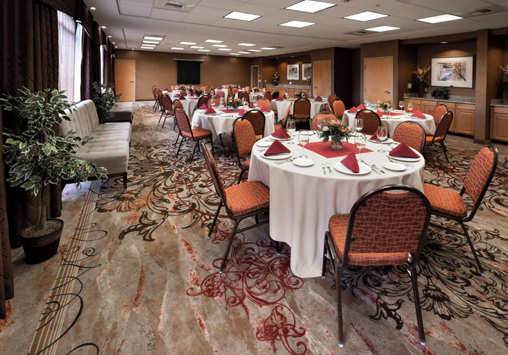 Food & Drinks 5, Hampton Inn & Suites Paso Robles, San Luis Obispo