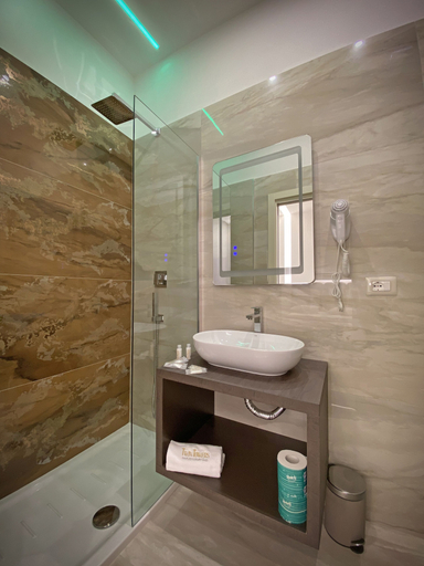 Bathroom 5, Twin Towers Naples Luxury, Napoli