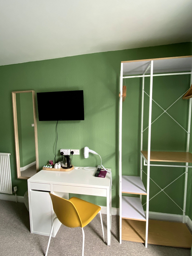 Others 5, WiseStay, Cardiff