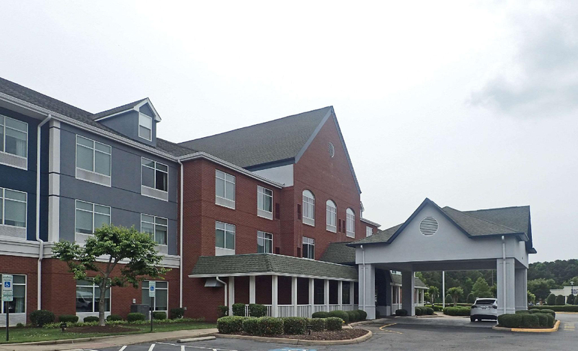 Exterior & Views
