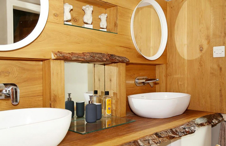 Bathroom 3, Poundgate Park Holiday House, East Sussex