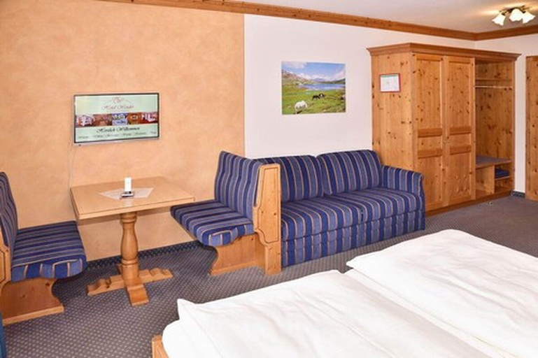 Bedroom 4, Hotel Wender, Ansbach