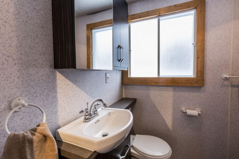 Bathroom, Le Chalet Relax du Lac St-Tite, La Côte-de-Beaupré